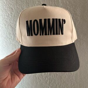 Black and Cream 'Mommin'' SnapBack cap